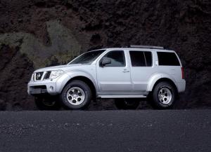 Nissan Pathfinder Arctic Trucks 2004 года